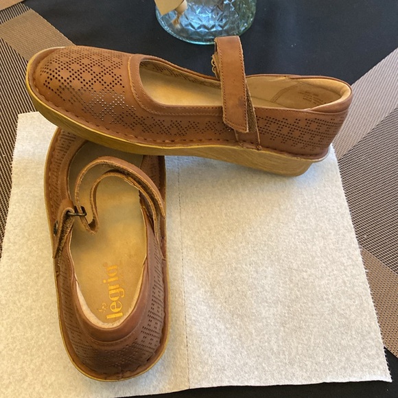 Algeria women’s shoes - Picture 2 of 7